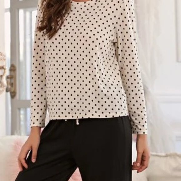 Black/Cream Polka Dot Tee With Pajama Set in XL - Picture 3 of 3